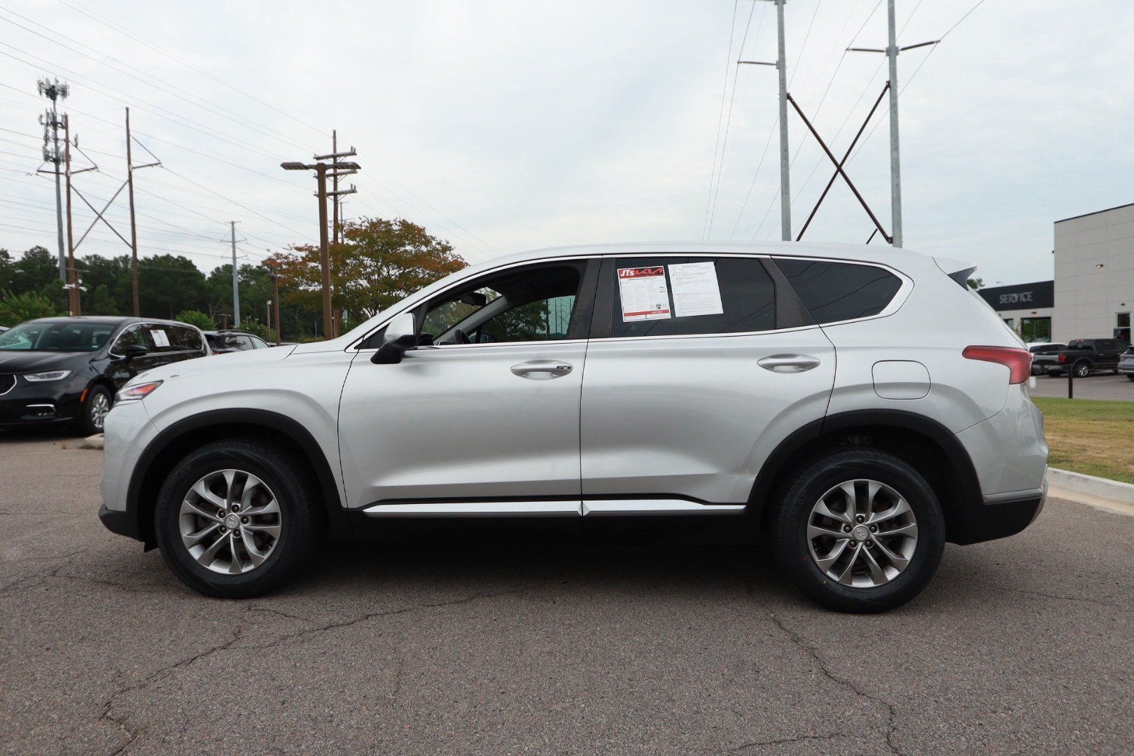 Used 2020 Hyundai Santa Fe SE FWD image 2