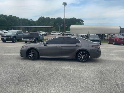 Used 2023 Toyota Camry SE FWD image 4