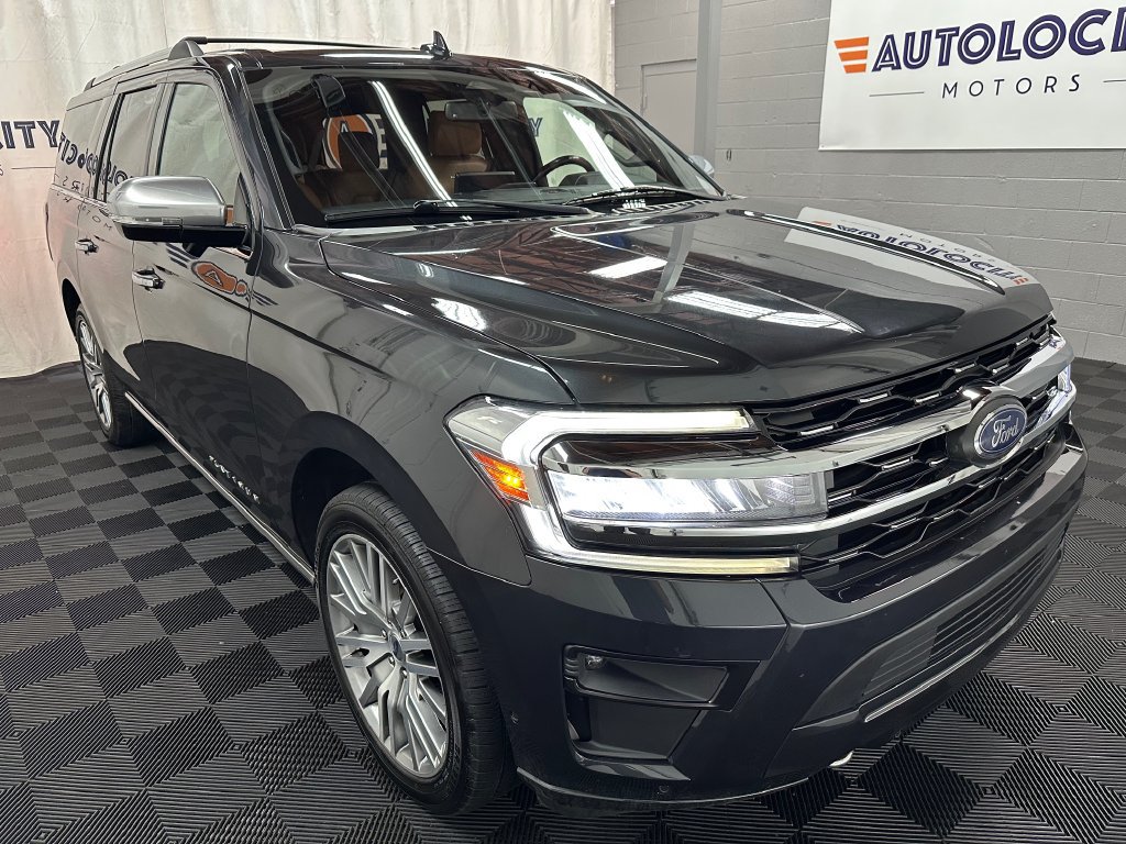 Used 2024 Ford Expedition Max Platinum AWD/4WD image 3