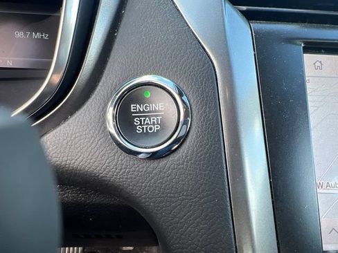 Used 2020 Ford Fusion SE FWD image 26