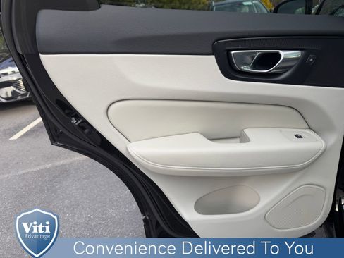 Certified 2023 Volvo XC60 B5 Ultimate w/ Climate Package image 20