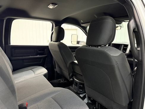 Used 2022 RAM 3500 Tradesman w/ Chrome Appearance Group AWD/4WD image 17