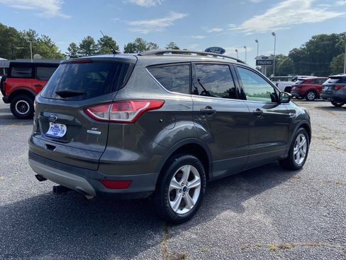 Used 2015 Ford Escape SE w/ Equipment Group 201A FWD image 3