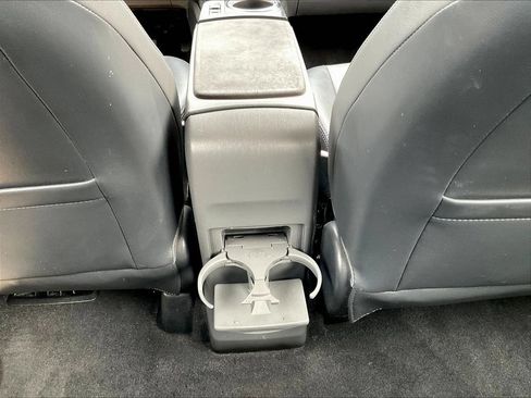 Used 2014 Toyota Prius V Five FWD image 10