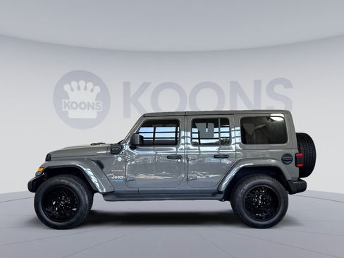 Used 2022 Jeep Wrangler Unlimited Sahara w/ Cold Weather Group AWD/4WD image 2