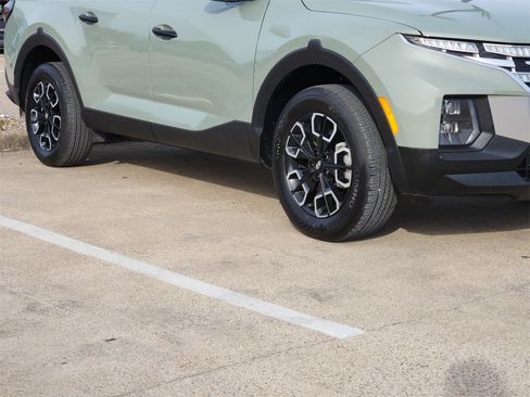Used 2024 Hyundai Santa Cruz SE image 11