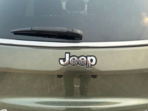 Used 2020 Jeep Compass Limited AWD/4WD image 9