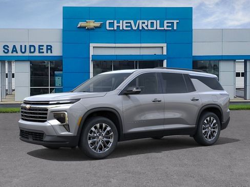 New 2026 Chevrolet Traverse LT w/ Sun and Wheel Package AWD/4WD image 2
