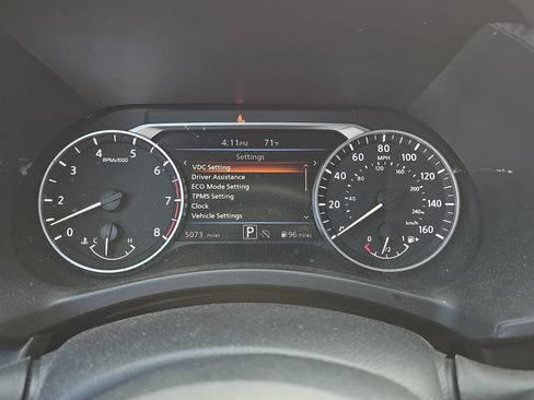 Used 2025 Nissan Sentra SV FWD image 9