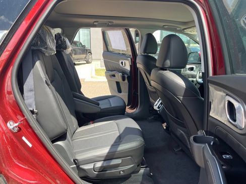 New 2025 Kia Sorento SX FWD image 16