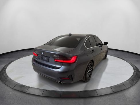 Used 2021 BMW 330i xDrive Sedan w/ Driving Assistance Package AWD/4WD image 5