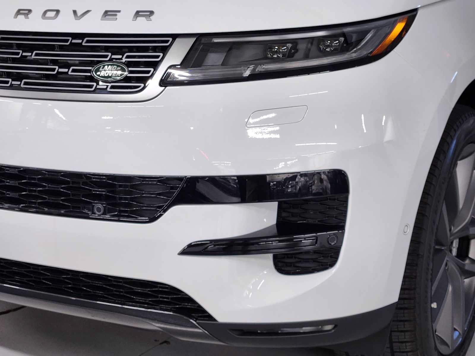 New 2026 Land Rover Range Rover Sport SE AWD/4WD image 12