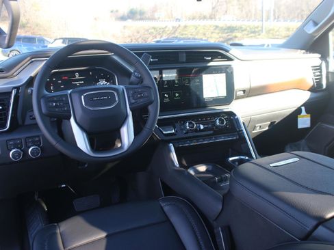 New 2026 GMC Sierra 2500 Denali w/ Denali Reserve Package image 15