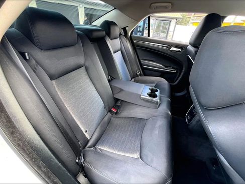 Used 2018 Chrysler 300 Touring w/ Sport Appearance Package image 28