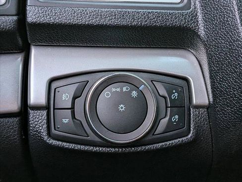 Used 2017 Ford Explorer XLT FWD image 17