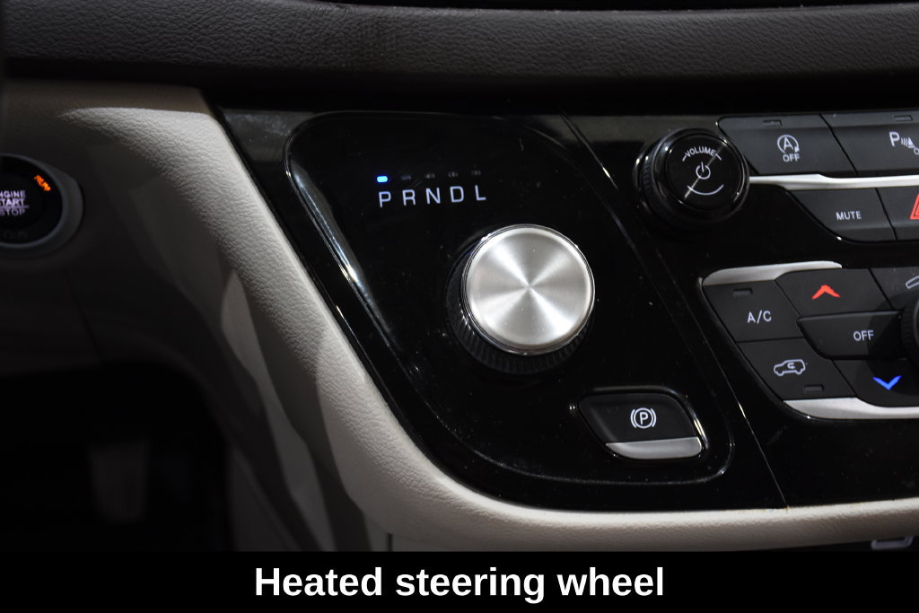 Used 2020 Chrysler Pacifica Touring-L FWD image 27