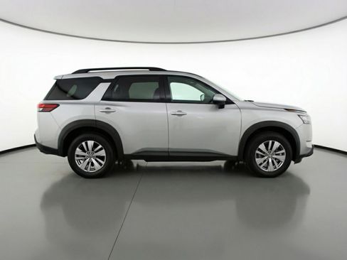 Used 2025 Nissan Pathfinder SV AWD/4WD image 11