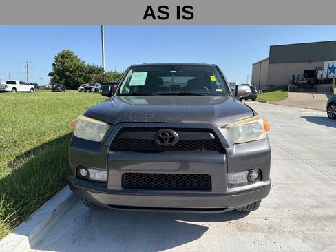 Used 2011 Toyota 4Runner Limited AWD/4WD image 2