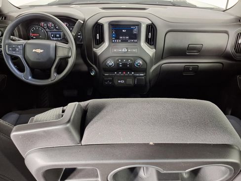 Used 2024 Chevrolet Silverado 2500 Custom w/ Custom Convenience Package image 9