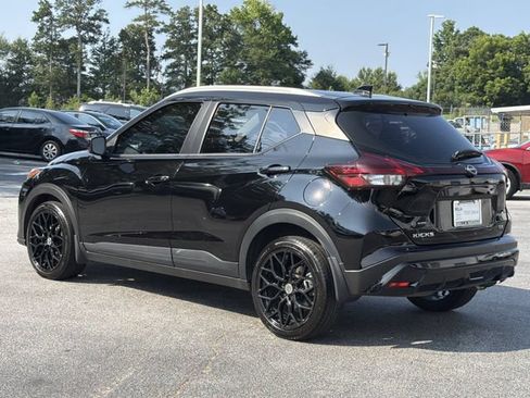 Used 2024 Nissan Kicks SV FWD image 3