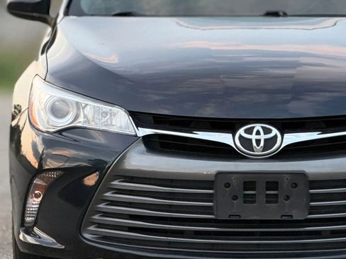 Used 2015 Toyota Camry LE image 11