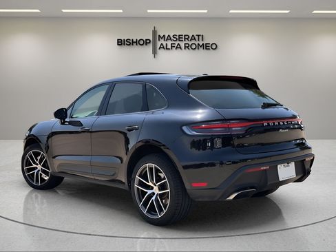 Used 2025 Porsche Macan Turbo AWD/4WD image 3