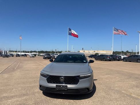Used 2023 Honda Accord Sport image 6