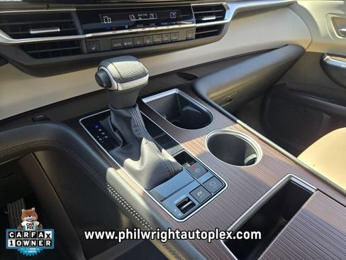 Used 2022 Toyota Sienna XLE FWD image 22
