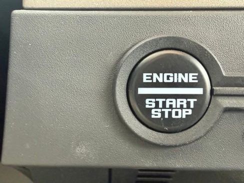 Used 2025 Ford Bronco Outer Banks AWD/4WD image 18
