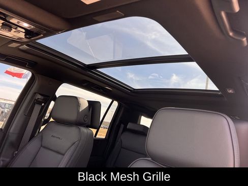 New 2026 GMC Yukon XL Denali w/ Denali Reserve Package image 22