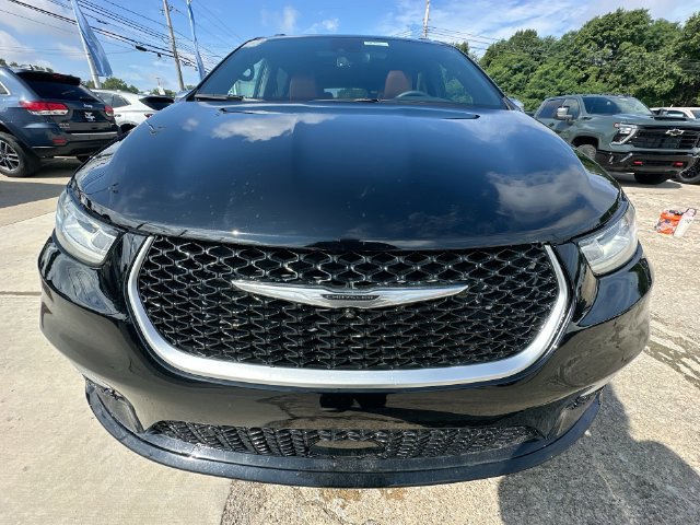 Used 2024 Chrysler Pacifica Pinnacle AWD/4WD image 41