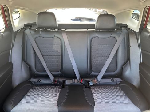 Used 2025 Chevrolet Trax LT image 38