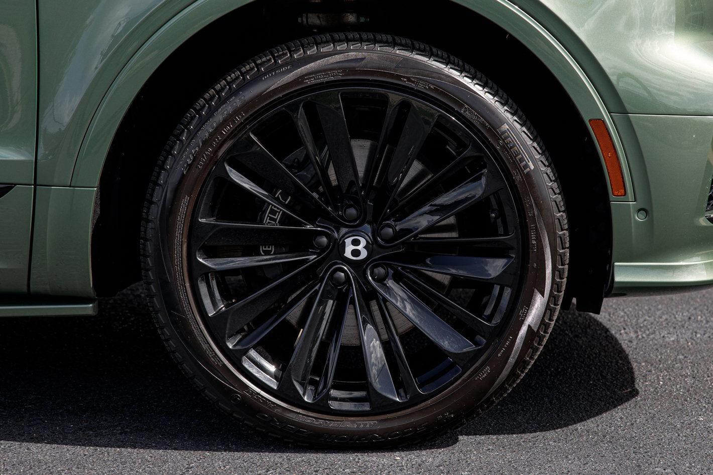 Used 2023 Bentley Bentayga Speed AWD/4WD image 25