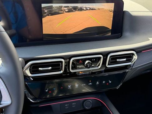New 2026 Nissan Sentra SV w/ SV Convenience Package FWD image 18