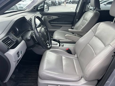 Used 2018 Honda Pilot Touring image 26