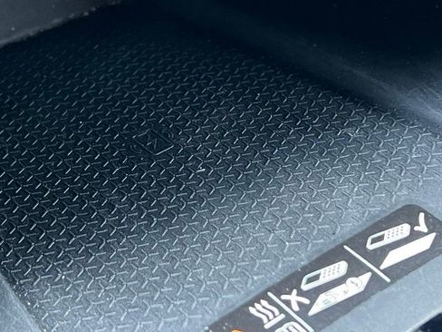 Used 2026 Chevrolet Traverse Z71 w/ LPO, Floor Liner Package AWD/4WD image 33