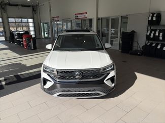 Used 2024 Volkswagen Taos SE w/ Panoramic Sunroof Package video 2