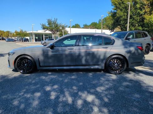 Used 2022 BMW 750i xDrive w/ Executive Package image 9