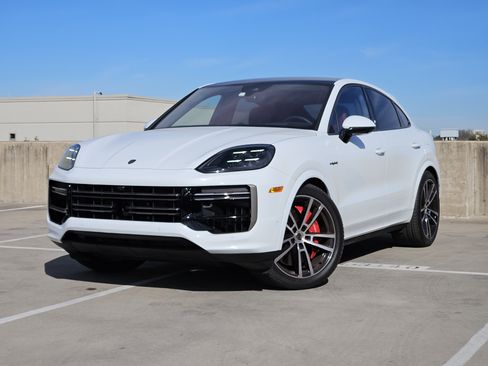 Certified 2026 Porsche Cayenne Turbo image 1