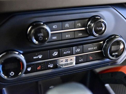 Used 2024 Ford Bronco Heritage Edition image 17