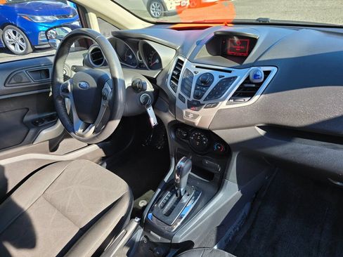 Used 2013 Ford Fiesta SE FWD image 10