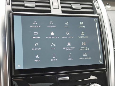 Used 2023 Land Rover Discovery Metropolitan Edition image 23