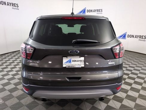 Used 2017 Ford Escape SE FWD image 4