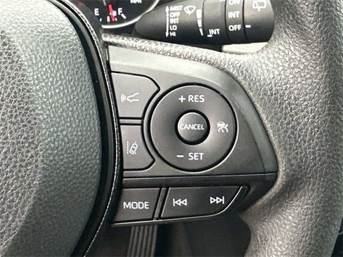 Used 2020 Toyota RAV4 XLE image 12