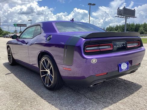 Used 2016 Dodge Challenger R/T Scat Pack w/ Leather Interior Group RWD image 10