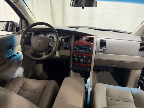 Used 2005 Dodge Durango SLT image 17