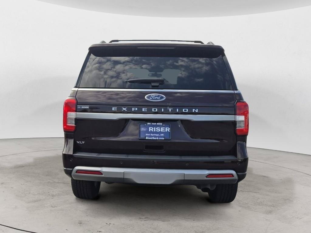 Used 2023 Ford Expedition XLT RWD image 4