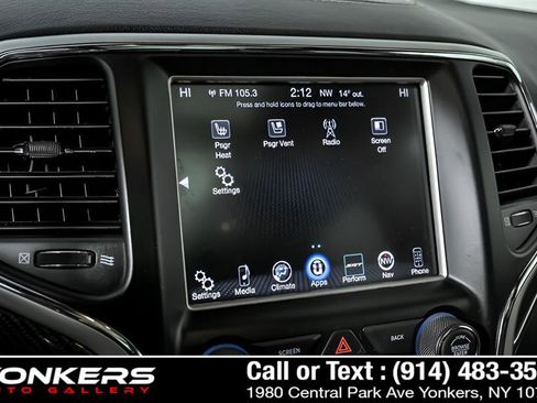 Used 2016 Jeep Grand Cherokee SRT image 23