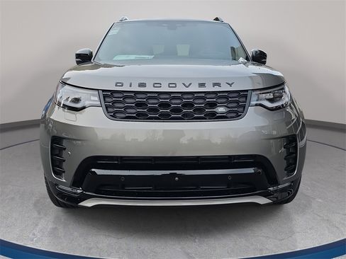 New 2025 Land Rover Discovery Dynamic SE image 2