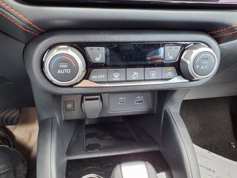 New 2025 Nissan Versa SR w/ Trunk Package image 20